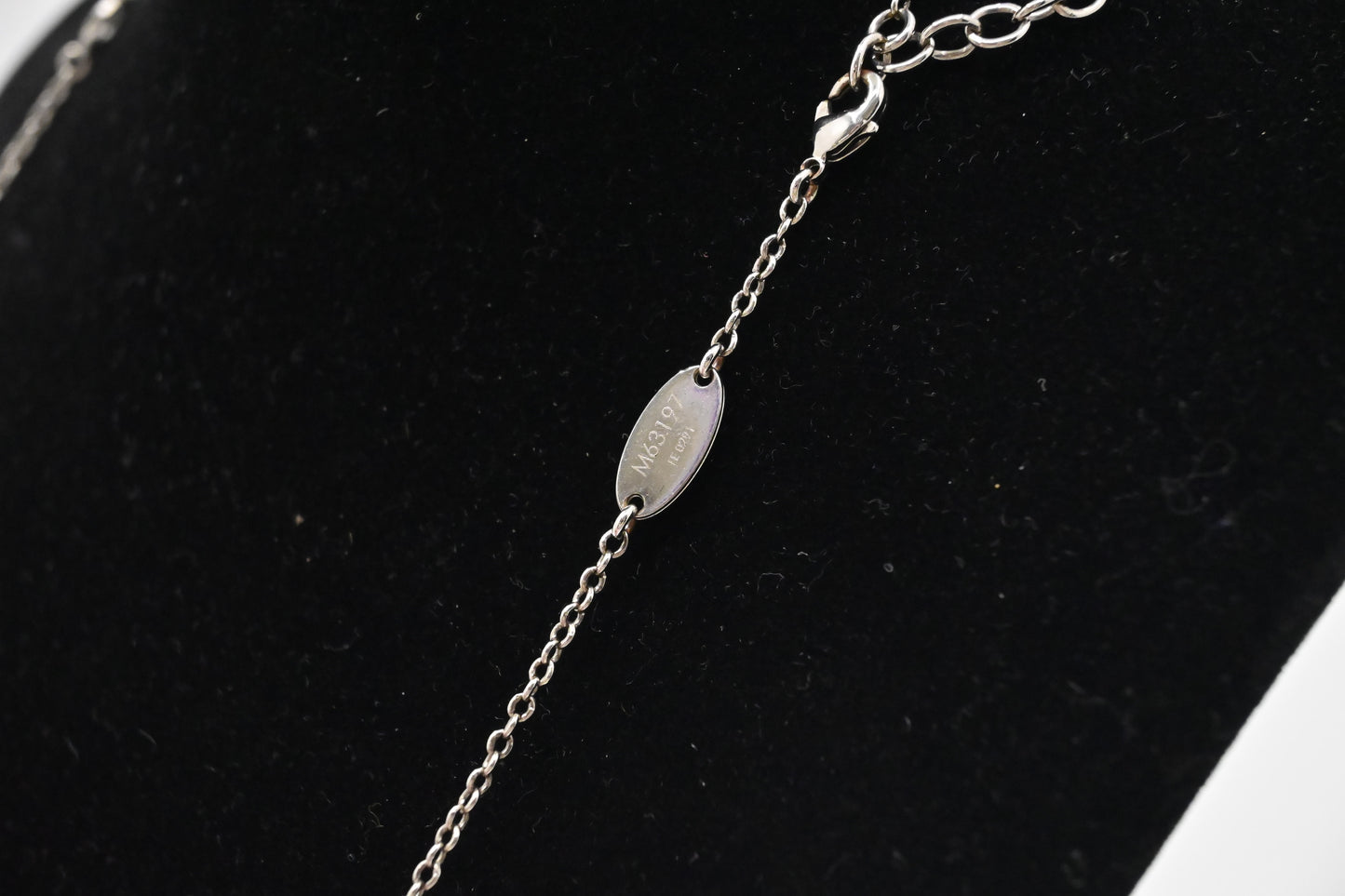 Louis Vuitton Essential V Neclace
