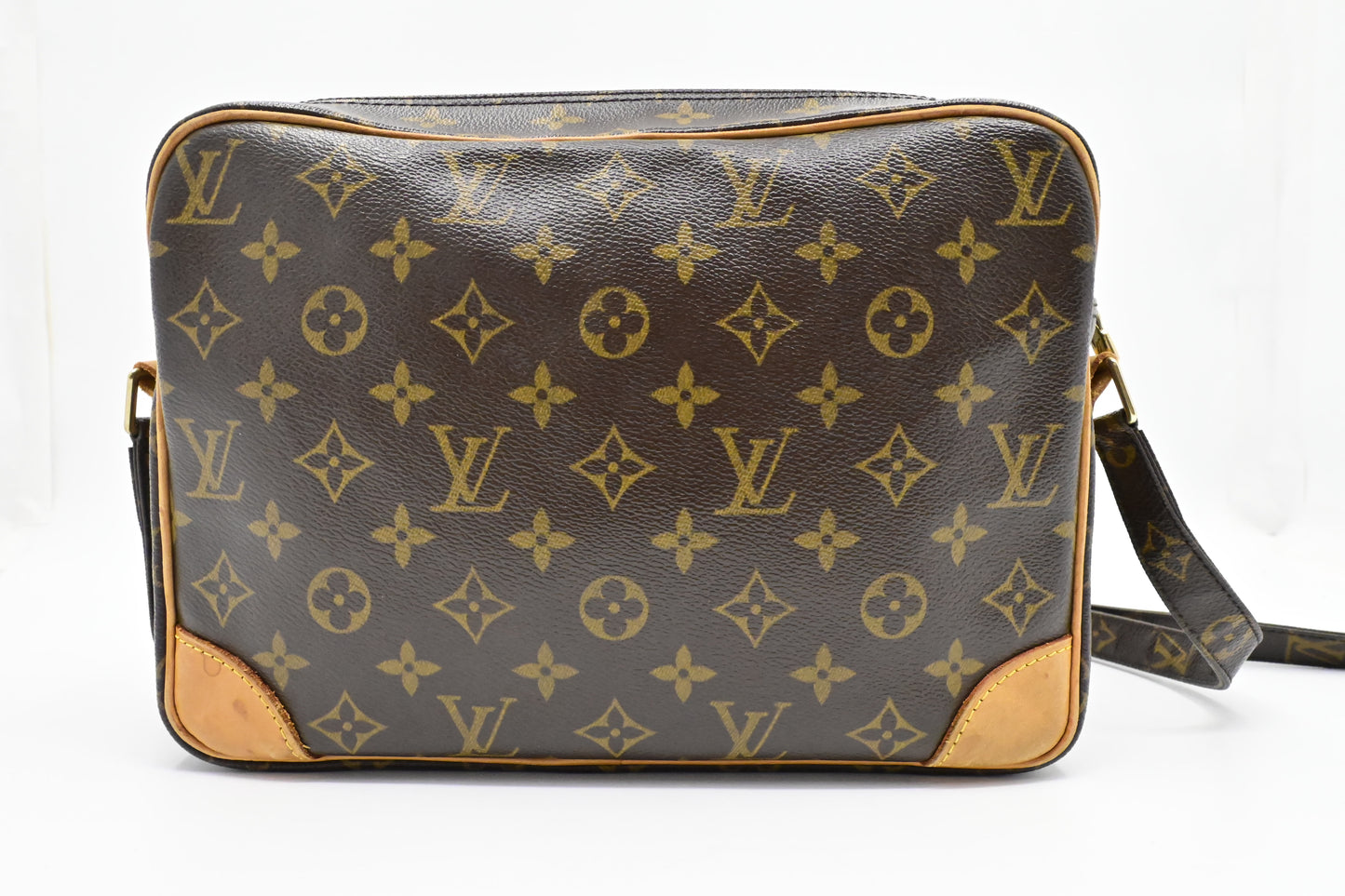 Louis Vuitton Nil 28 in Monogram Canvas
