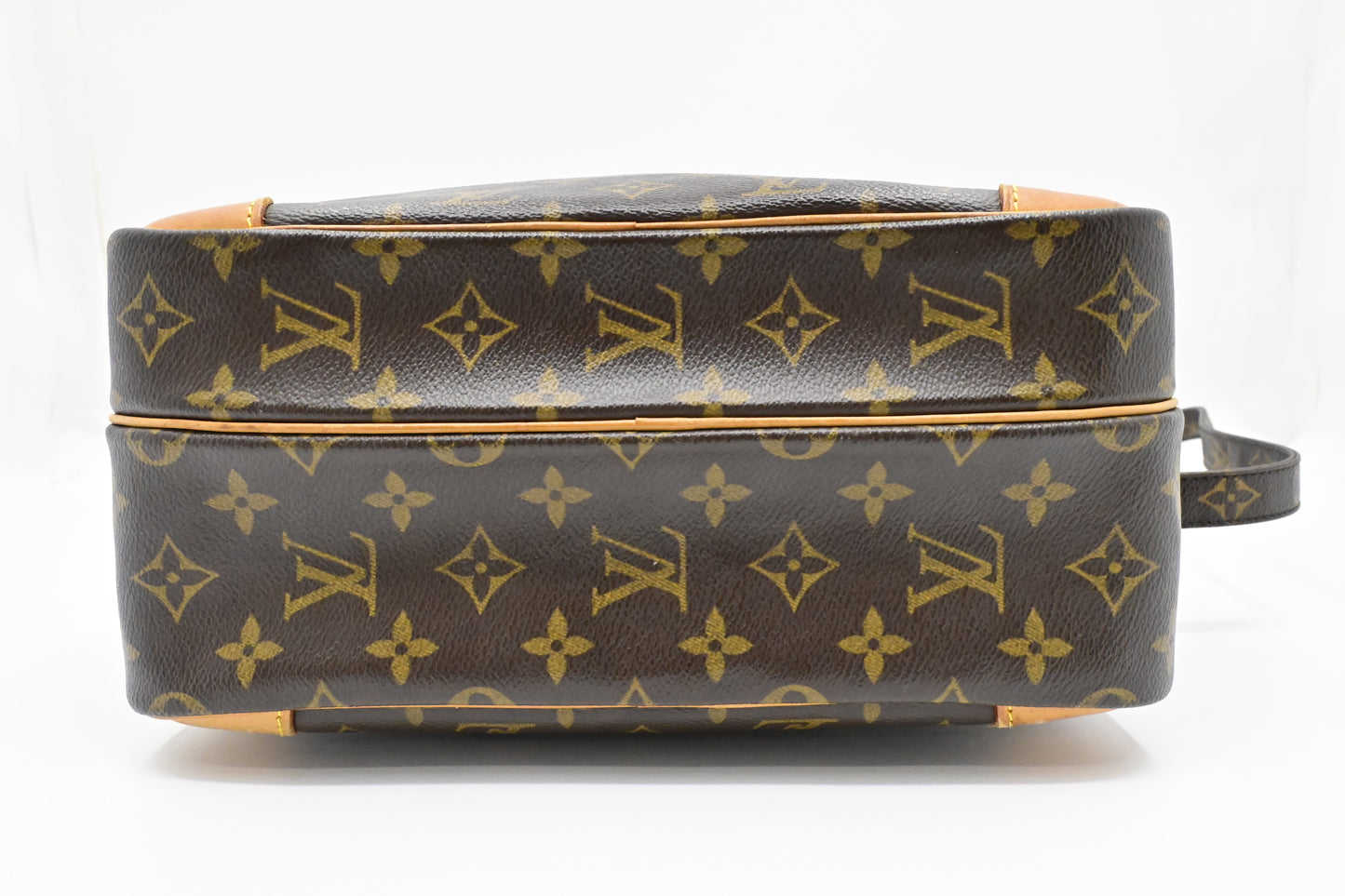 Louis Vuitton Nil 28 in Monogram Canvas