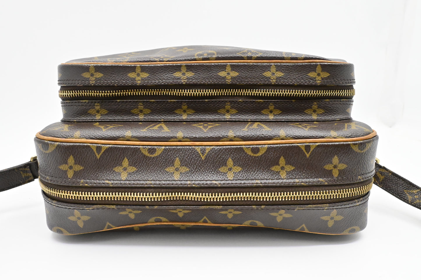 Louis Vuitton Nil 28 in Monogram Canvas
