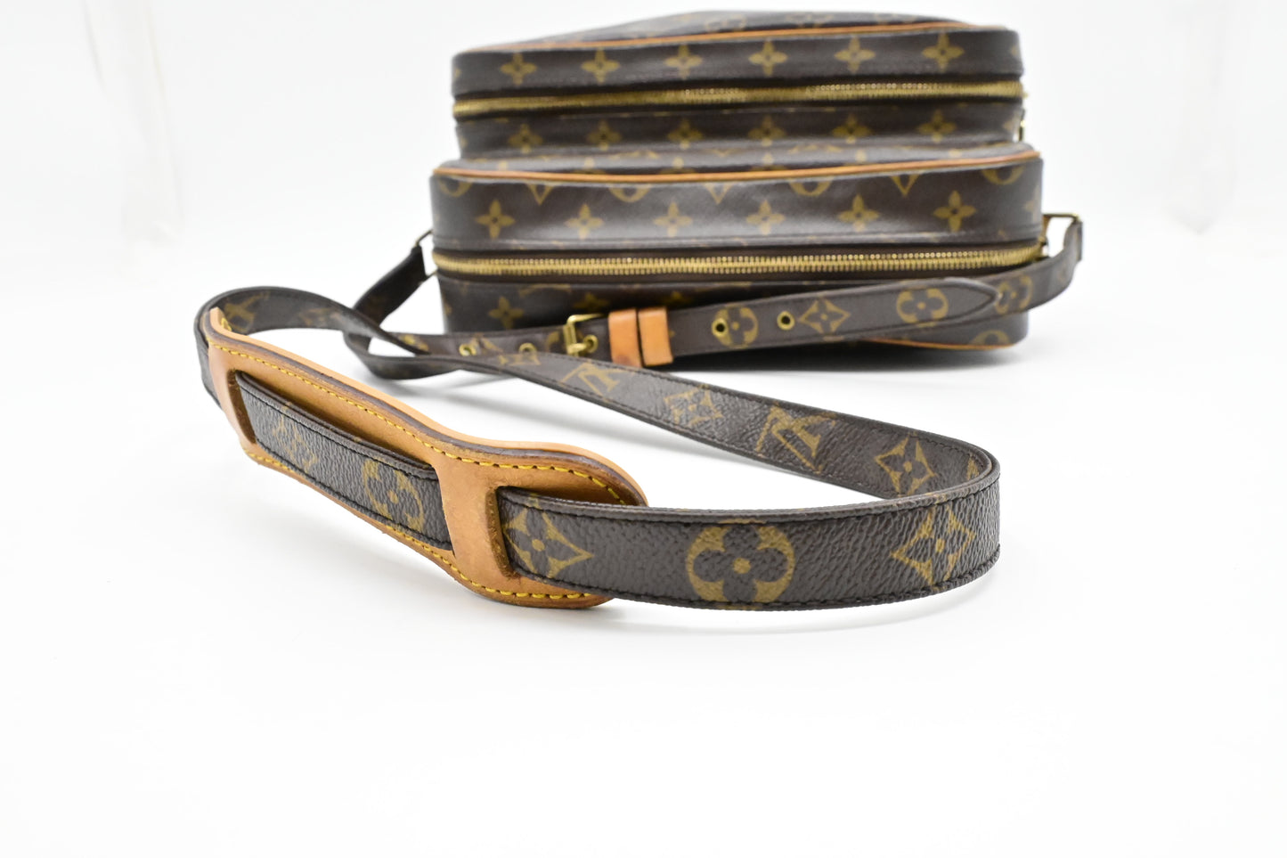 Louis Vuitton Nil 28 in Monogram Canvas