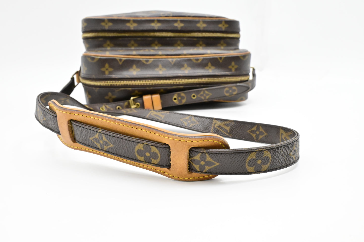 Louis Vuitton Nil 28 in Monogram Canvas