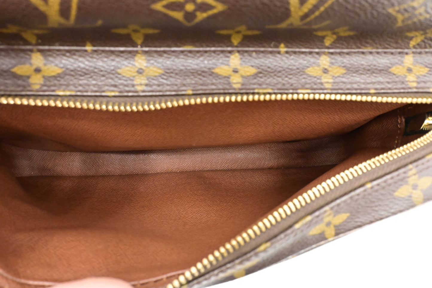 Louis Vuitton Nil 28 in Monogram Canvas