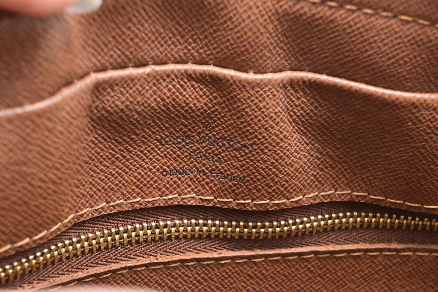 Louis Vuitton Nil 28 in Monogram Canvas
