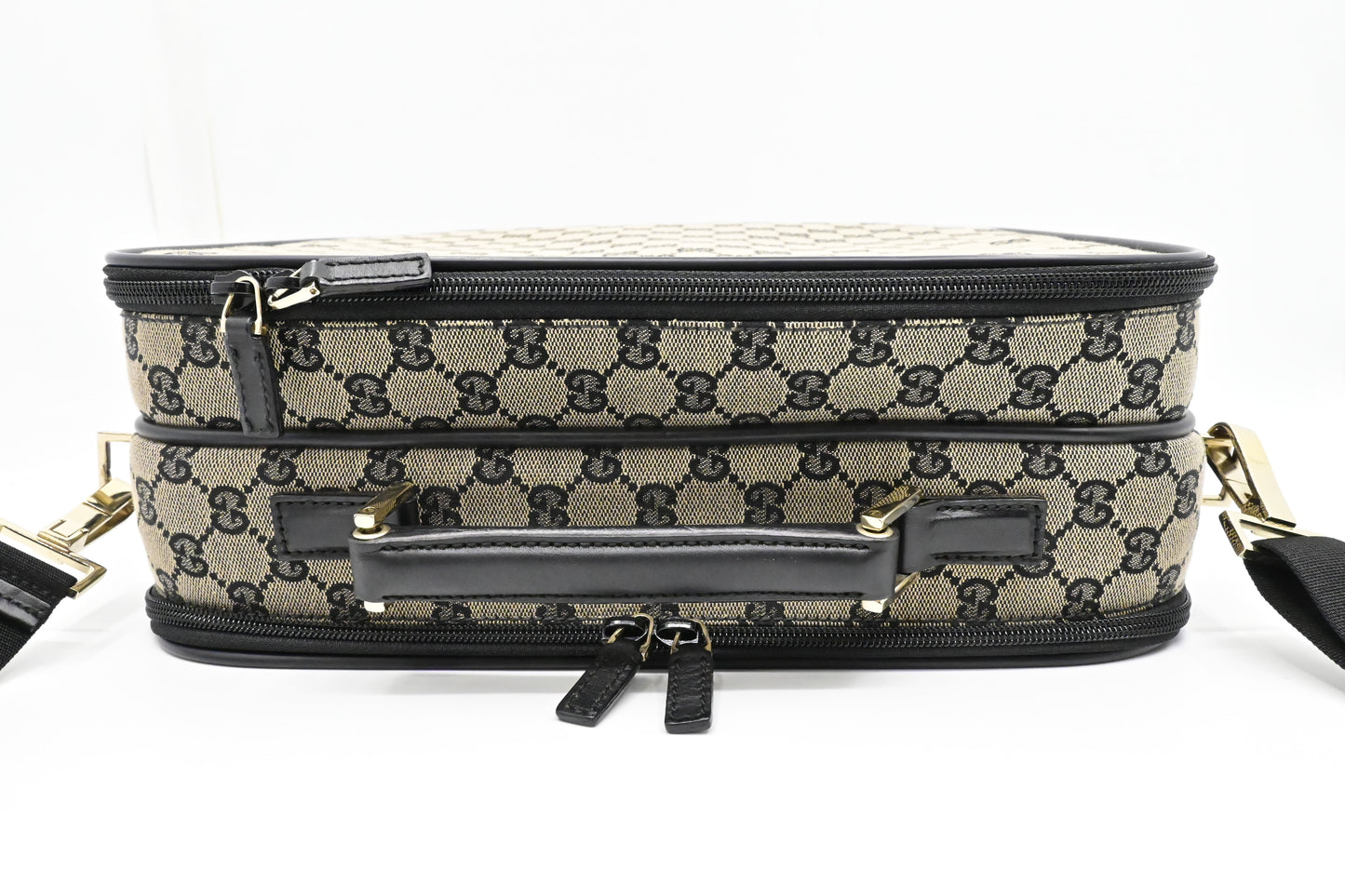 Gucci Shoulder Bag in Black GG Canvas