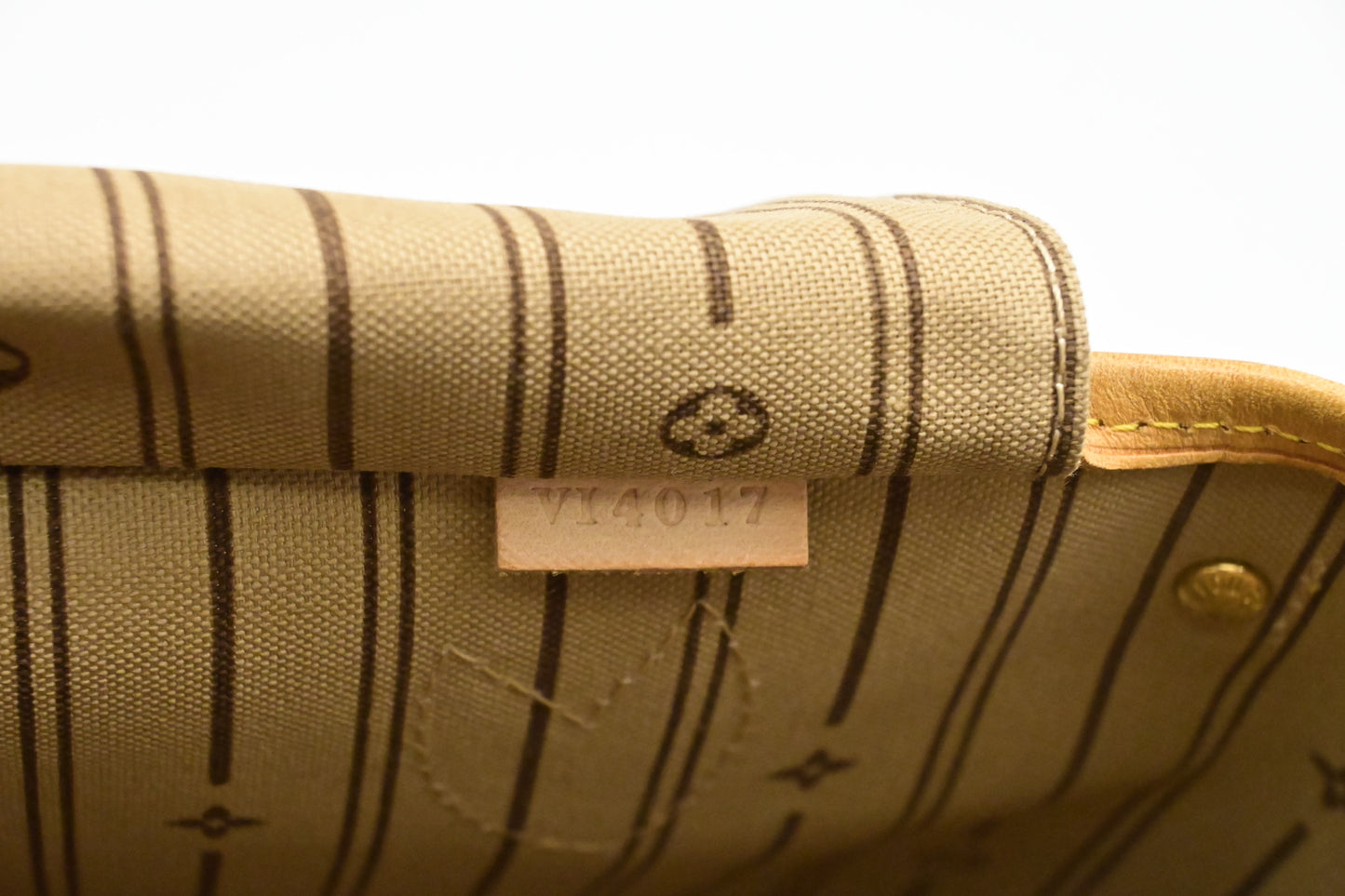 Louis Vuitton Neverfull PM in Monogram Canvas