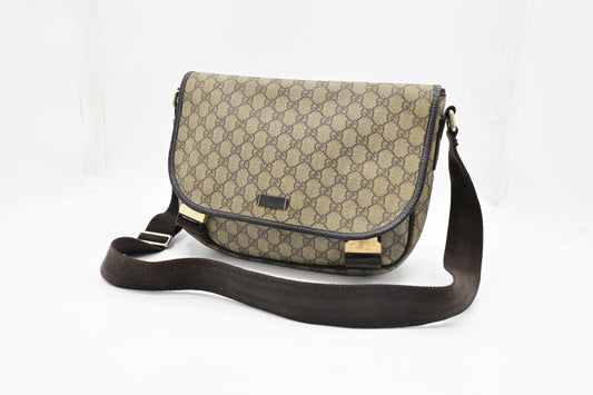 Gucci Messenger Bag in GG Supreme Canvas