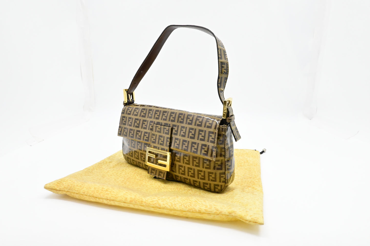 Fendi Baguette in Light Brown Patent Zucchino Leather