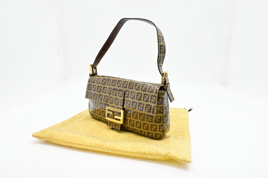 Fendi Baguette in Light Brown Patent Zucchino Leather