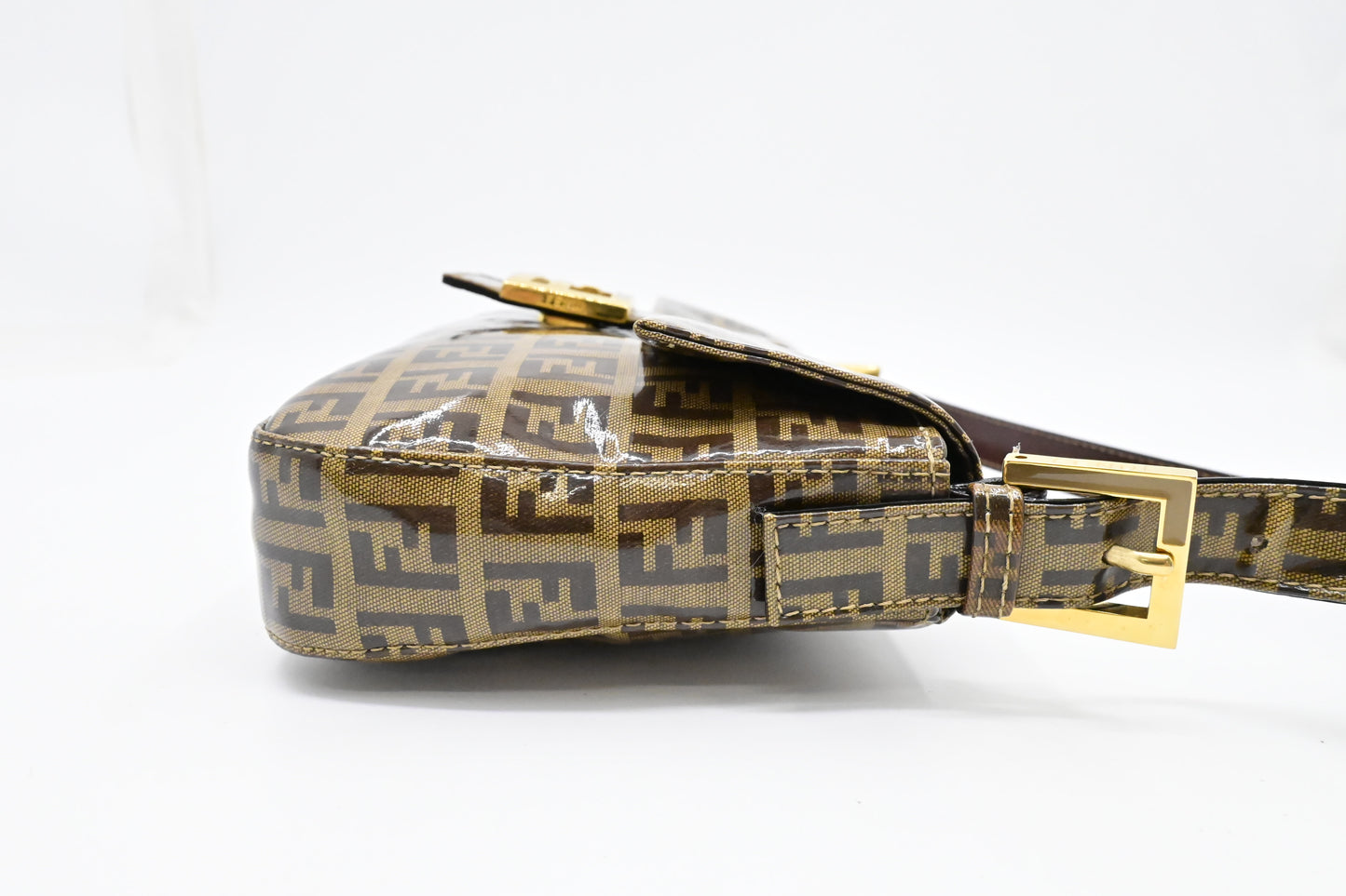 Fendi Baguette in Light Brown Patent Zucchino Leather