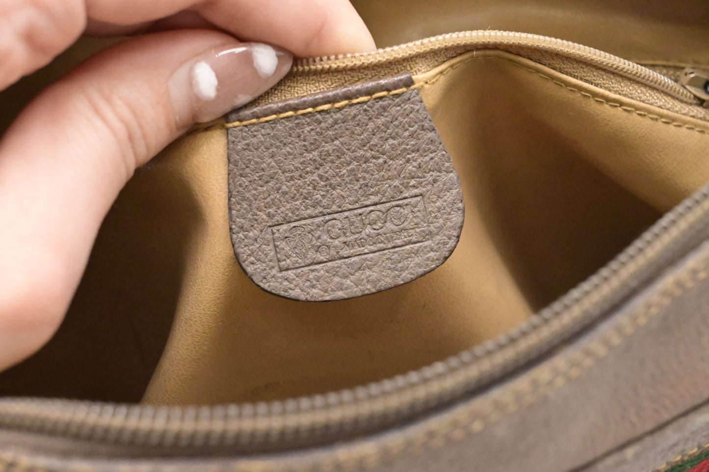 Gucci Shoulder Bag in GG Supreme Canvas