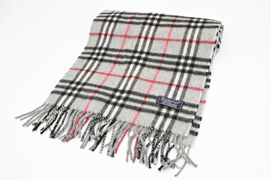 Burberry Scarf in Grey Cashmere