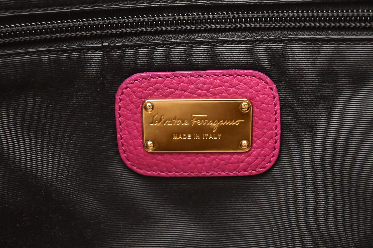 Ferragamo Zipped Tote in Pink Leather
