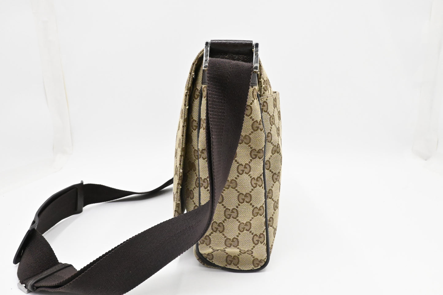 Gucci Messenger Bag in Light Brown Canvas
