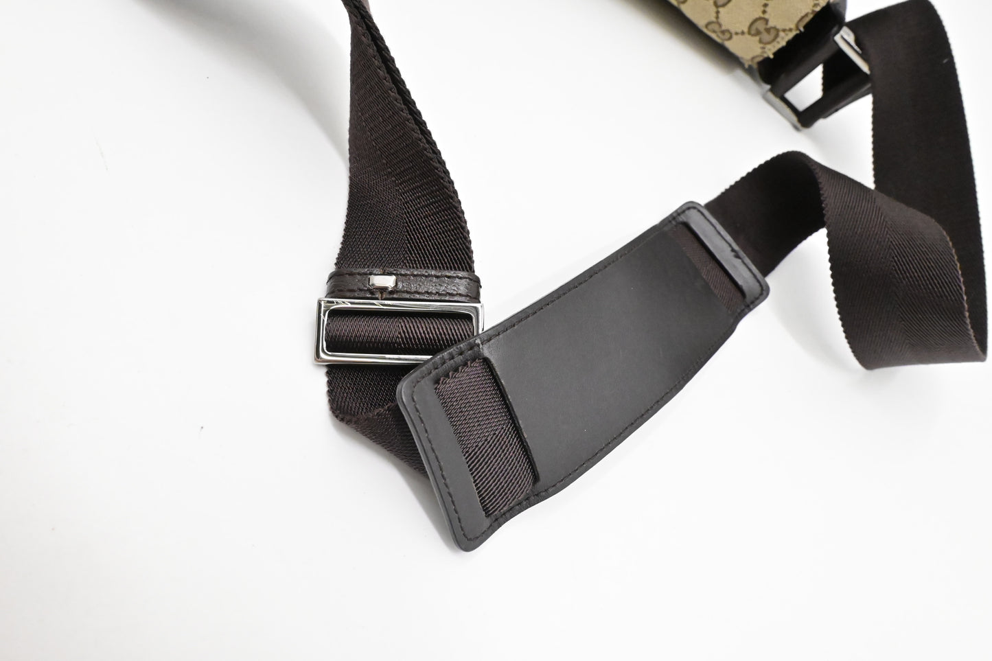 Gucci Messenger Bag in Light Brown Canvas