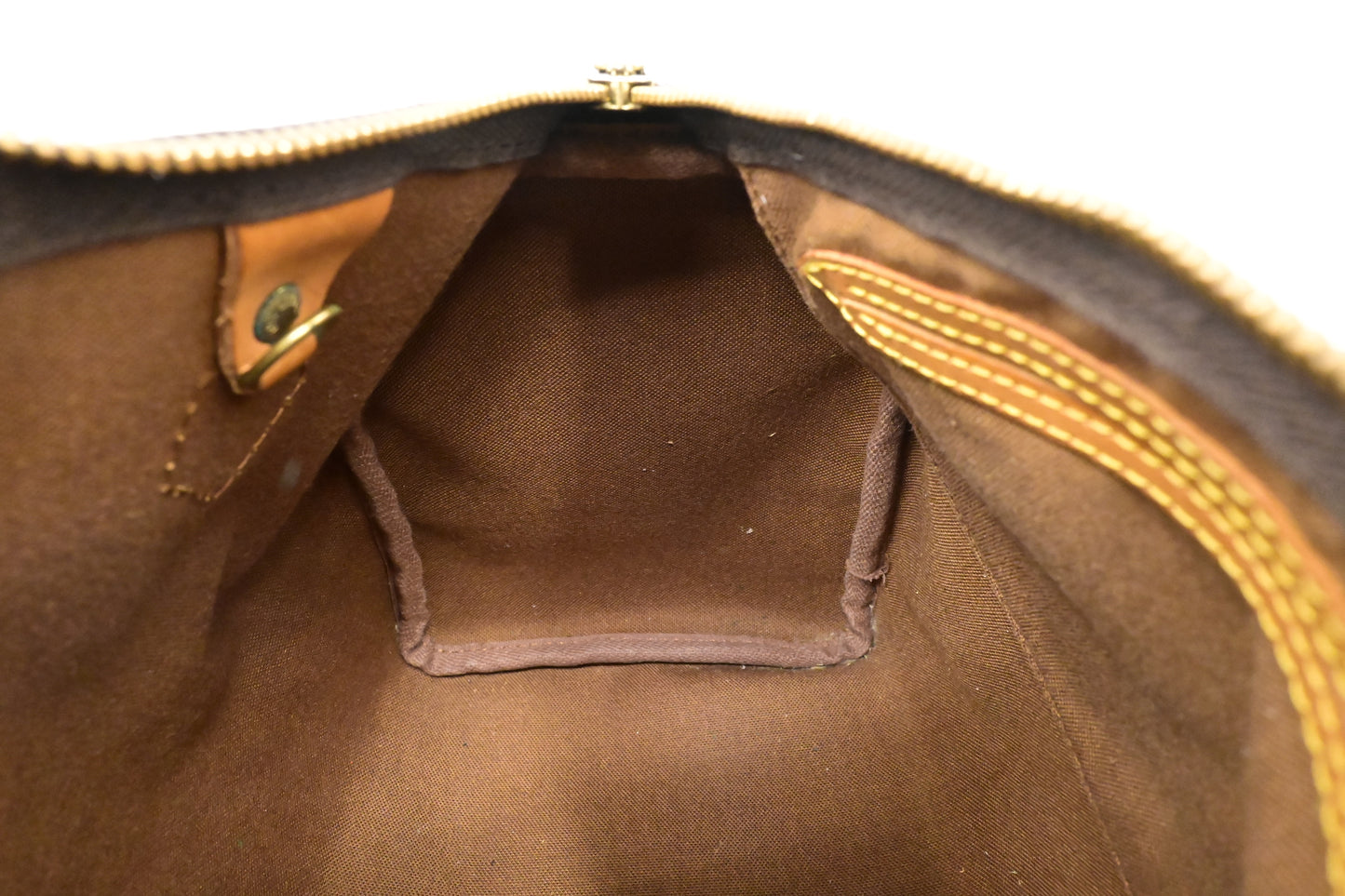 Louis Vuitton Speedy 25 in Monogram Canvas