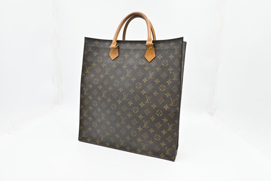 Louis Vuitton Sac Plat in Monogram Canvas