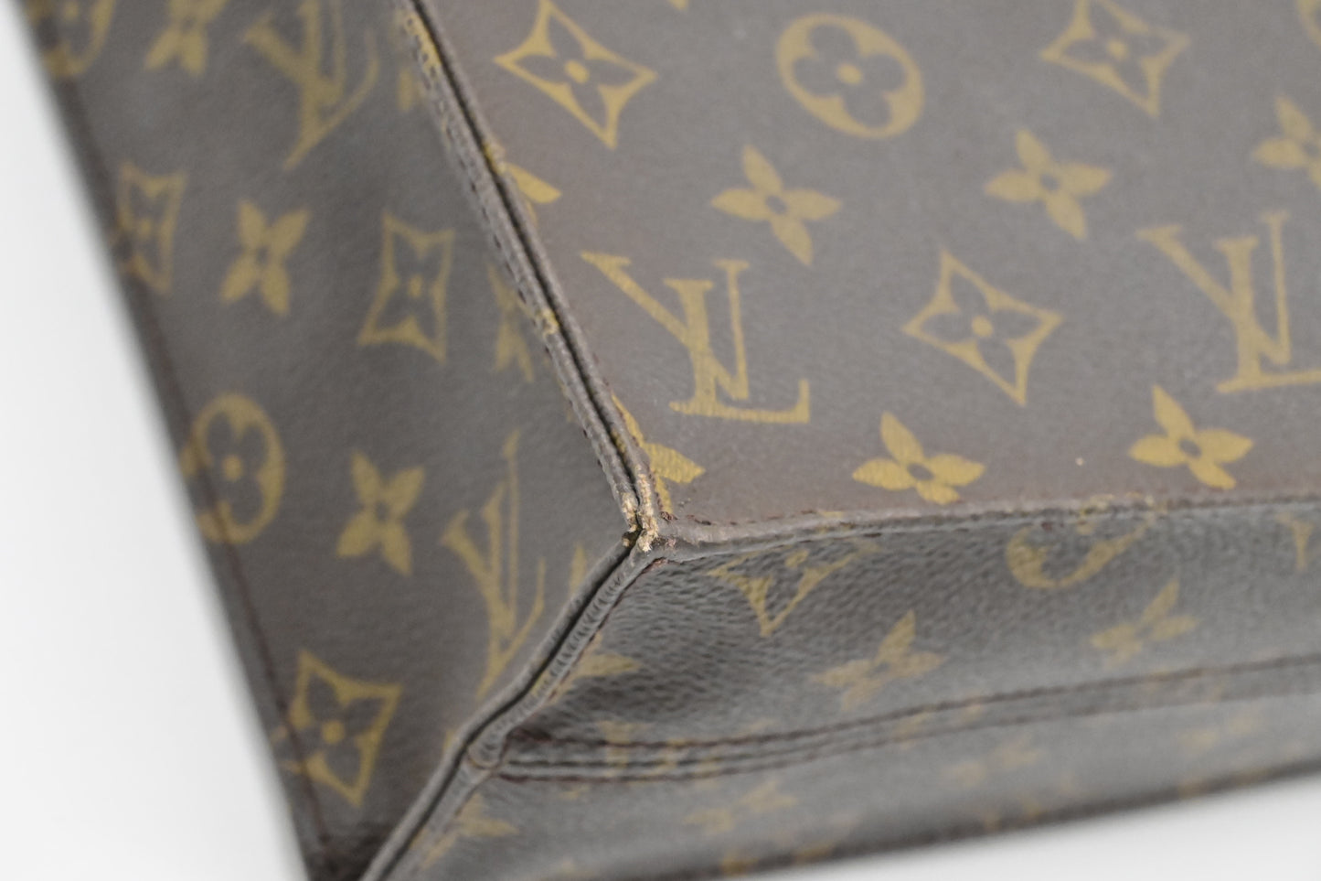 Louis Vuitton Sac Plat in Monogram Canvas