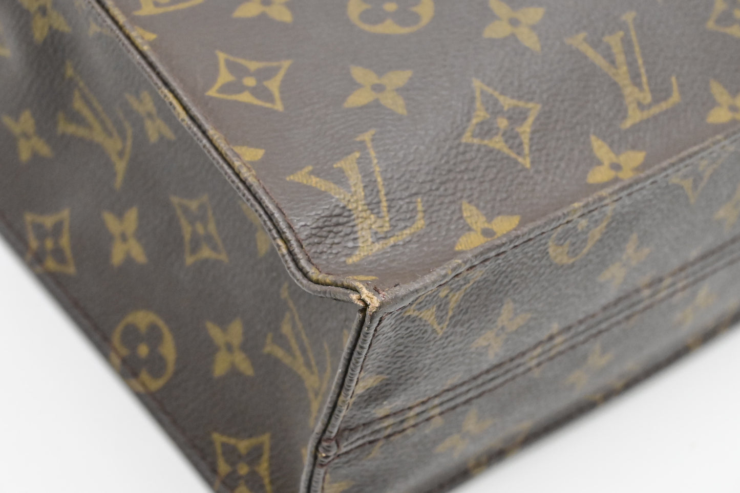 Louis Vuitton Sac Plat in Monogram Canvas