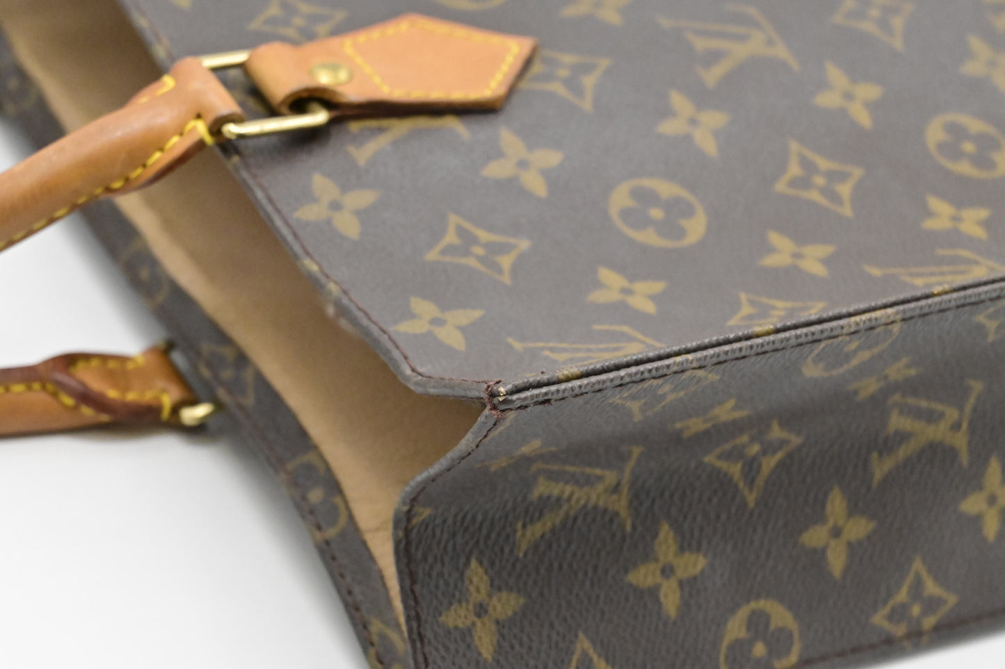 Louis Vuitton Sac Plat in Monogram Canvas