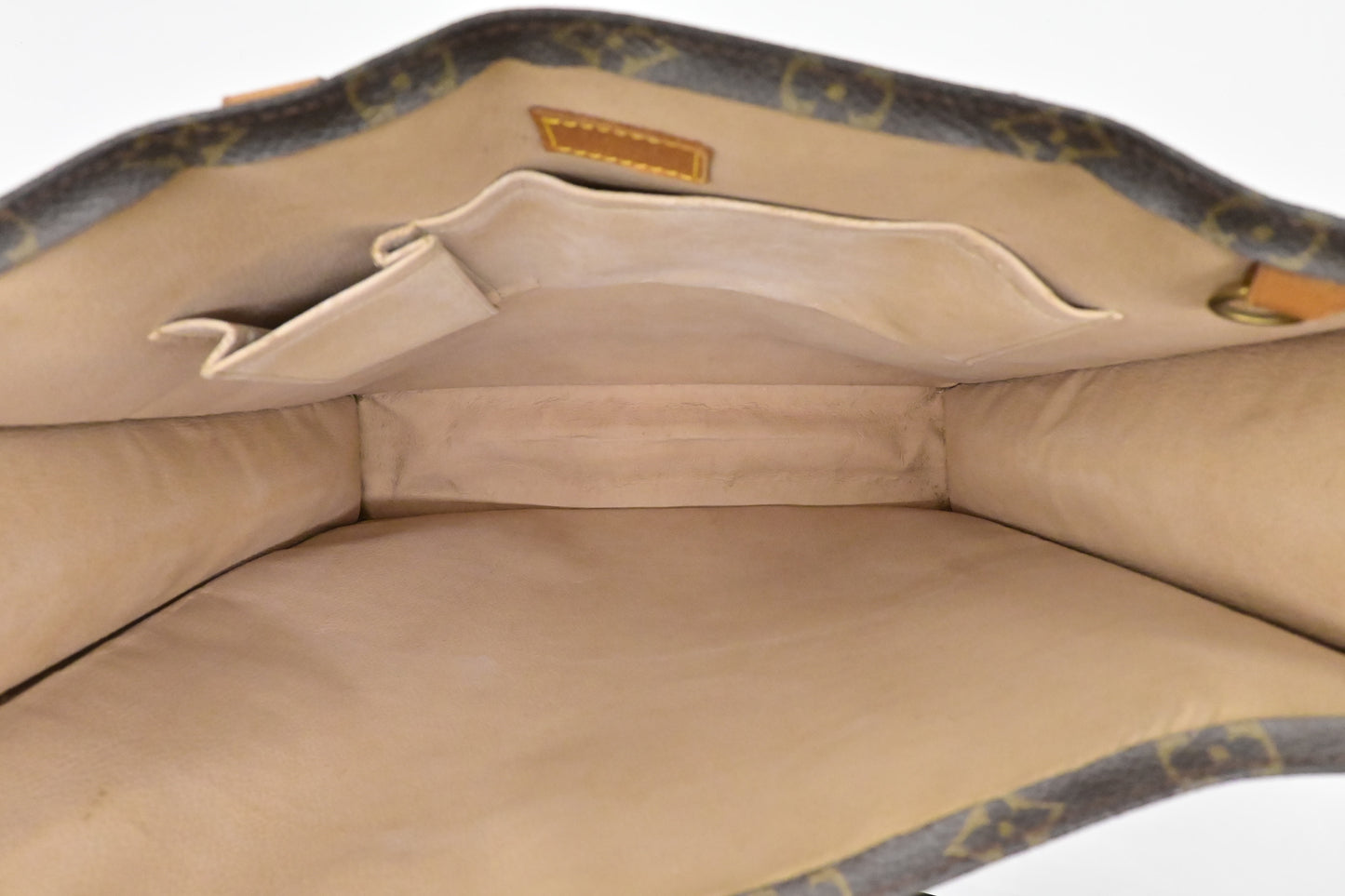 Louis Vuitton Sac Plat in Monogram Canvas