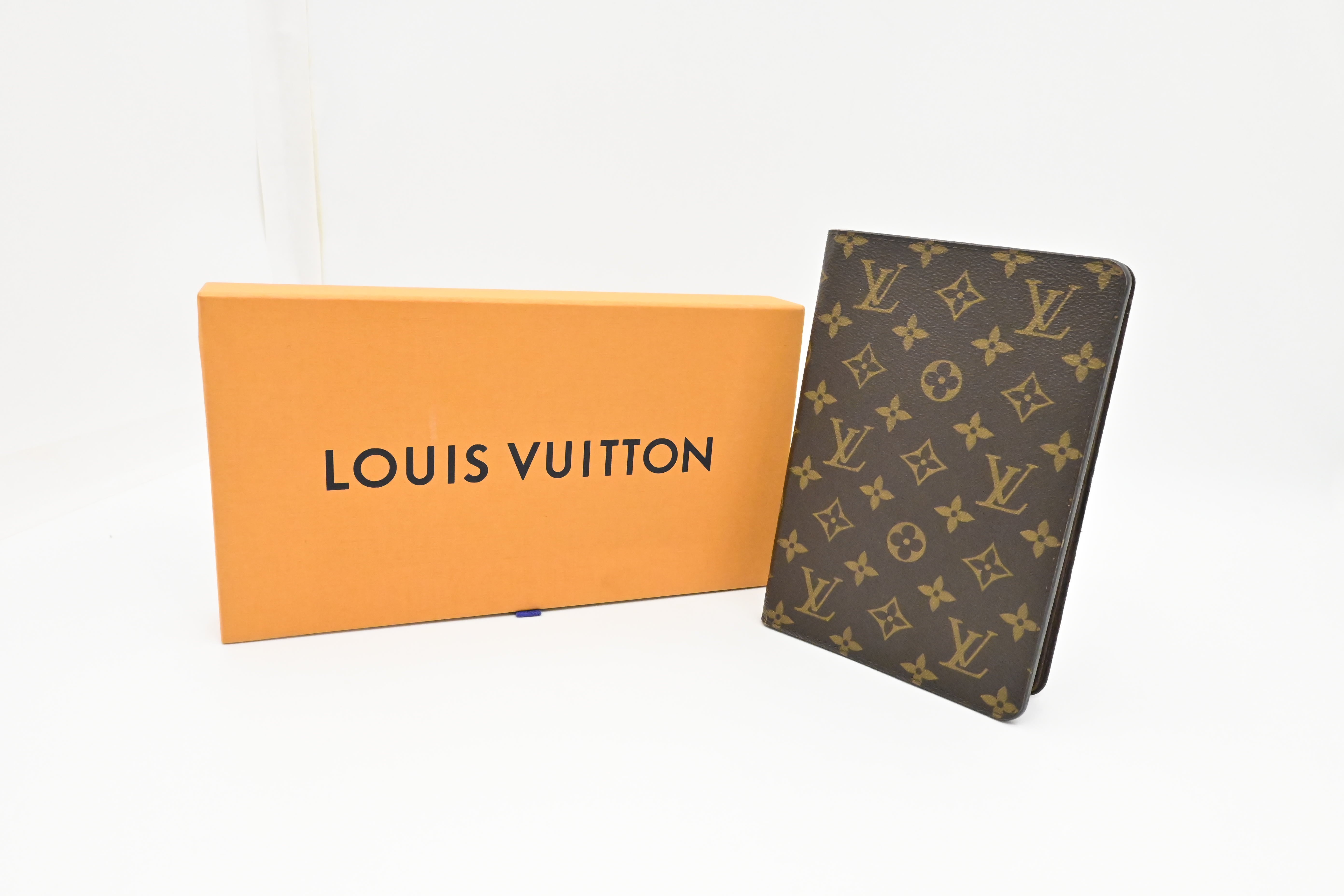 Louis Vuitton Tablet Case in Monogram Canvas – Weekly Lux Drop
