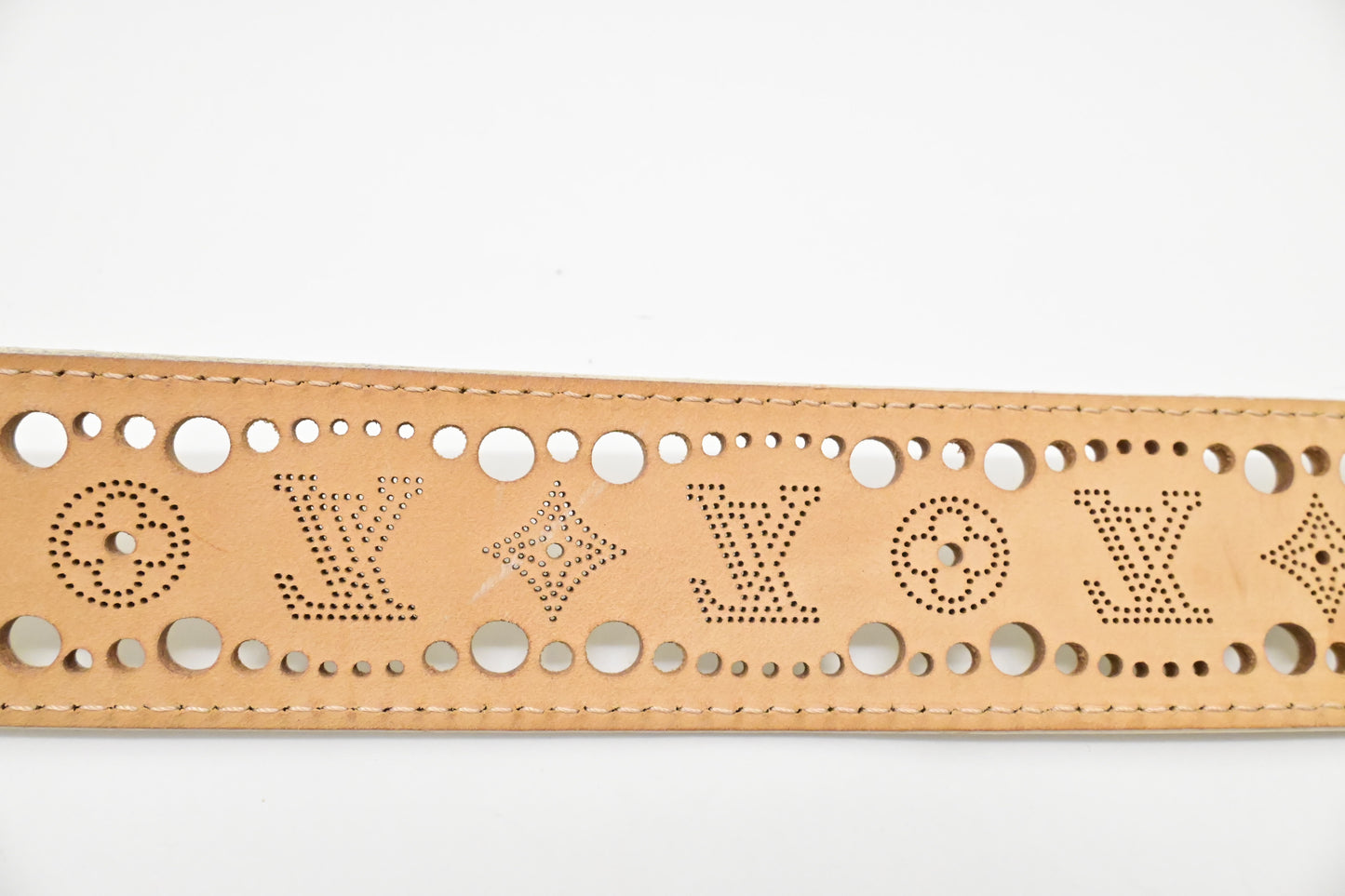 Louis Vuitton Phoenix Belt in Cream Mahina Leather
