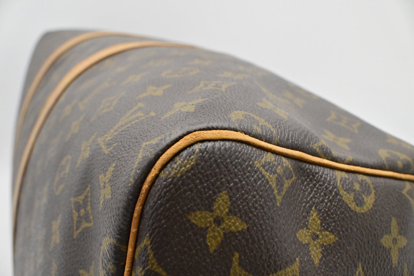 Louis Vuitton Keepall 55 in Monogram Canvas
