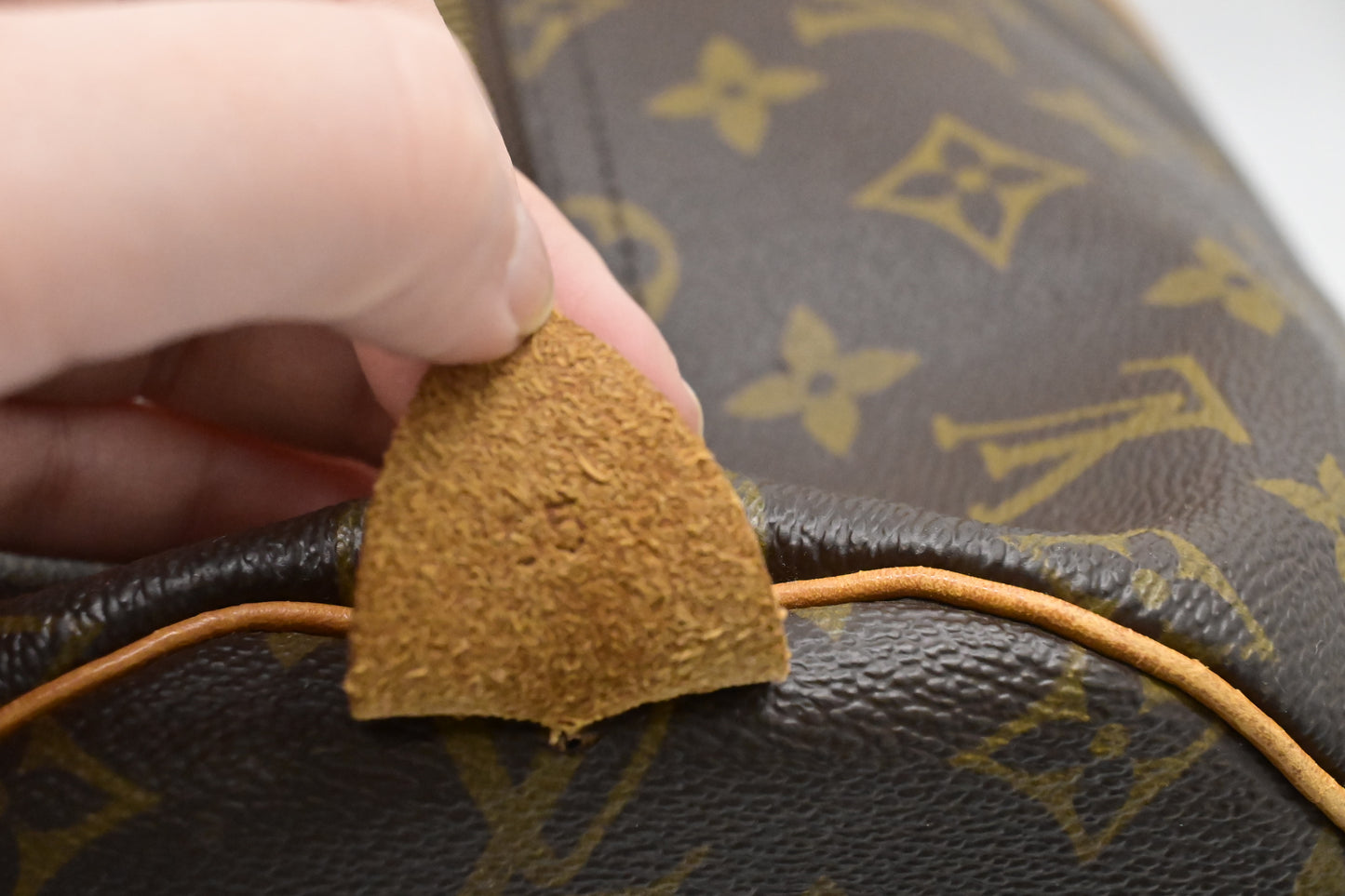 Louis Vuitton Keepall 55 in Monogram Canvas
