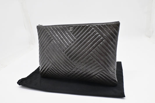 Chanel Medium O Case in Gray Patent Leather