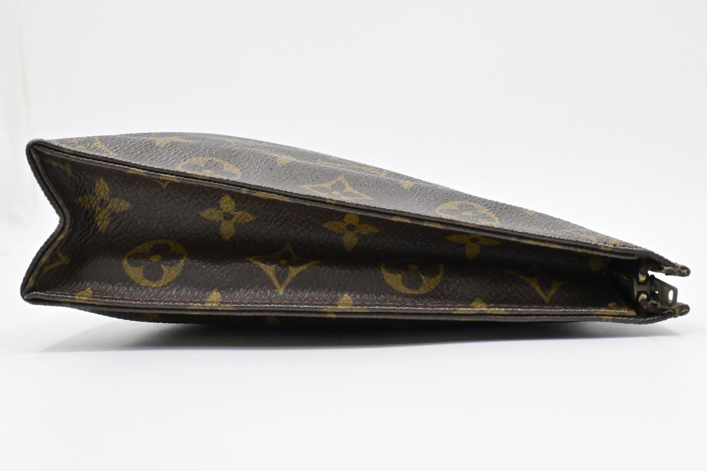 Louis Vuitton Toiletry 26 in Monogram Canvas