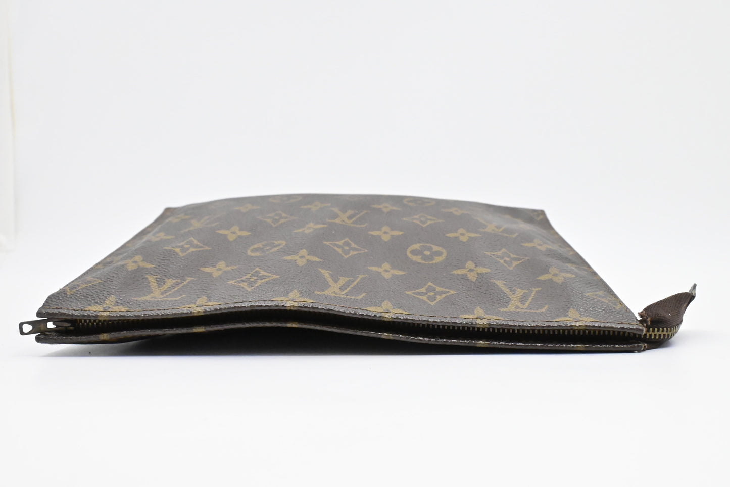 Louis Vuitton Toiletry 26 in Monogram Canvas