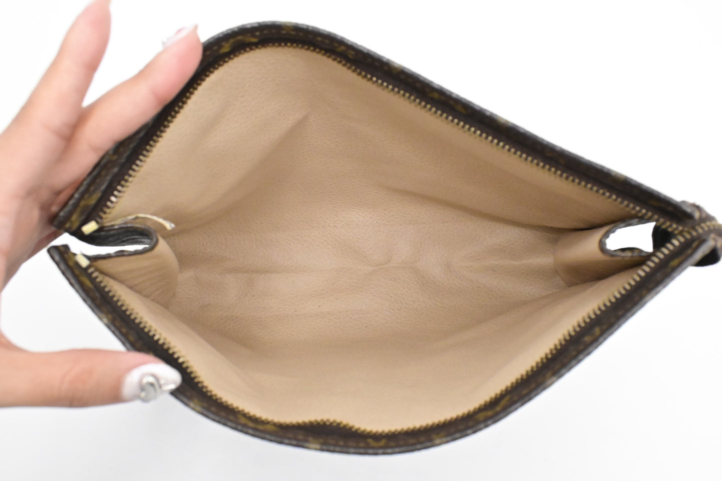 Louis Vuitton Toiletry 26 in Monogram Canvas