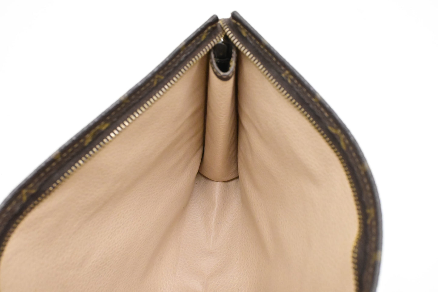 Louis Vuitton Toiletry 26 in Monogram Canvas