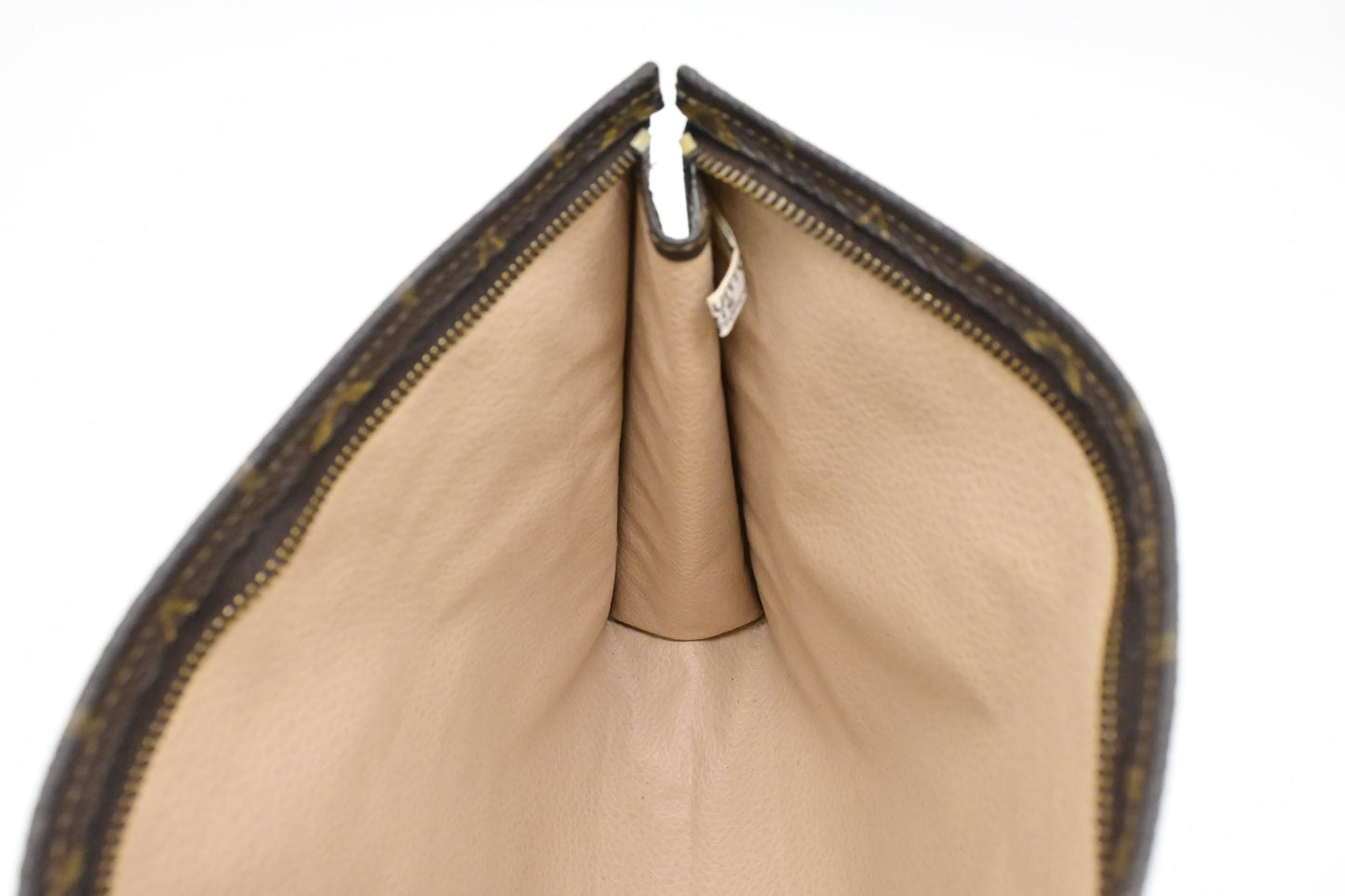 Louis Vuitton Toiletry 26 in Monogram Canvas