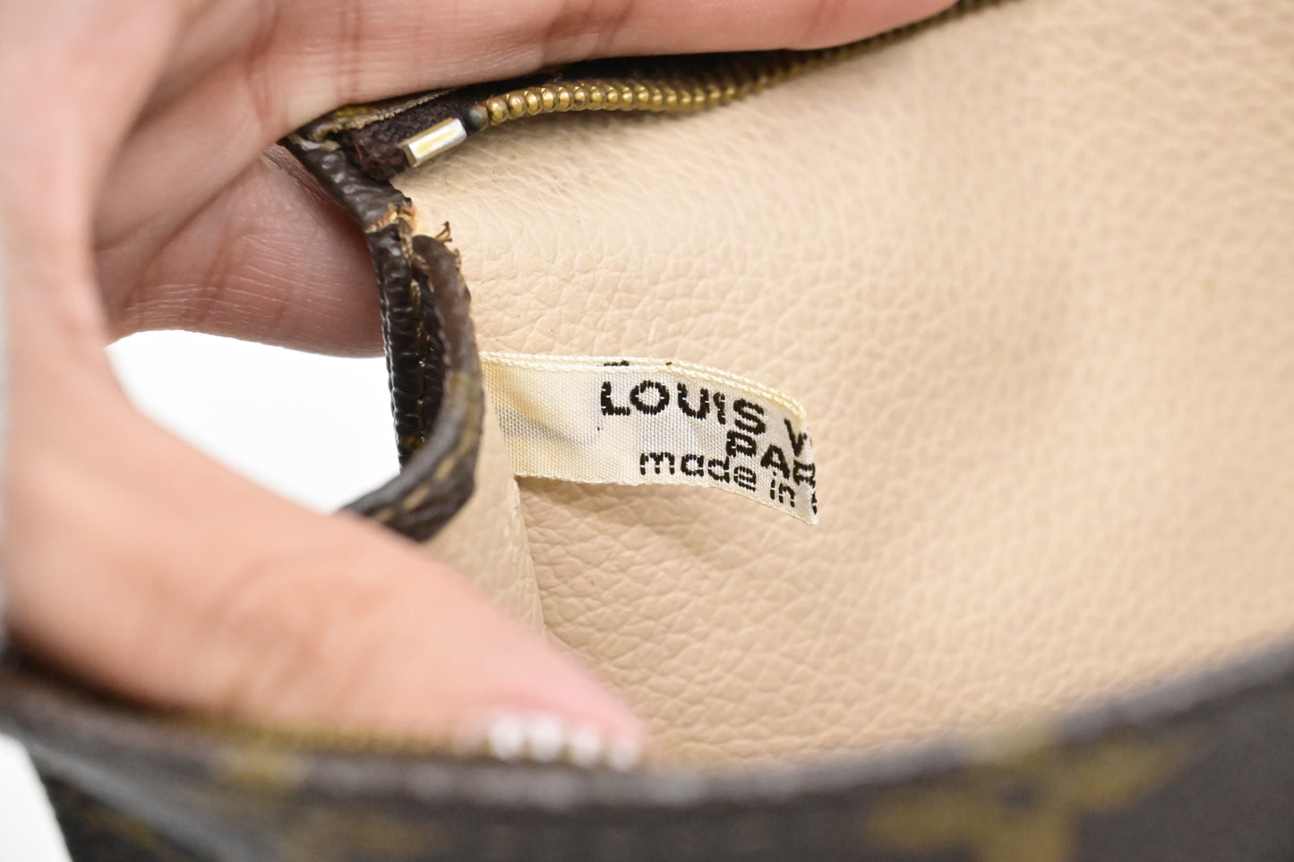 Louis Vuitton Toiletry 26 in Monogram Canvas