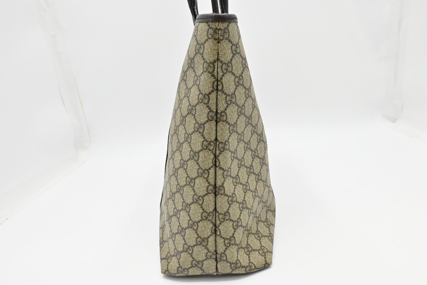 Gucci Shoulder Bag in GG Supreme Canvas