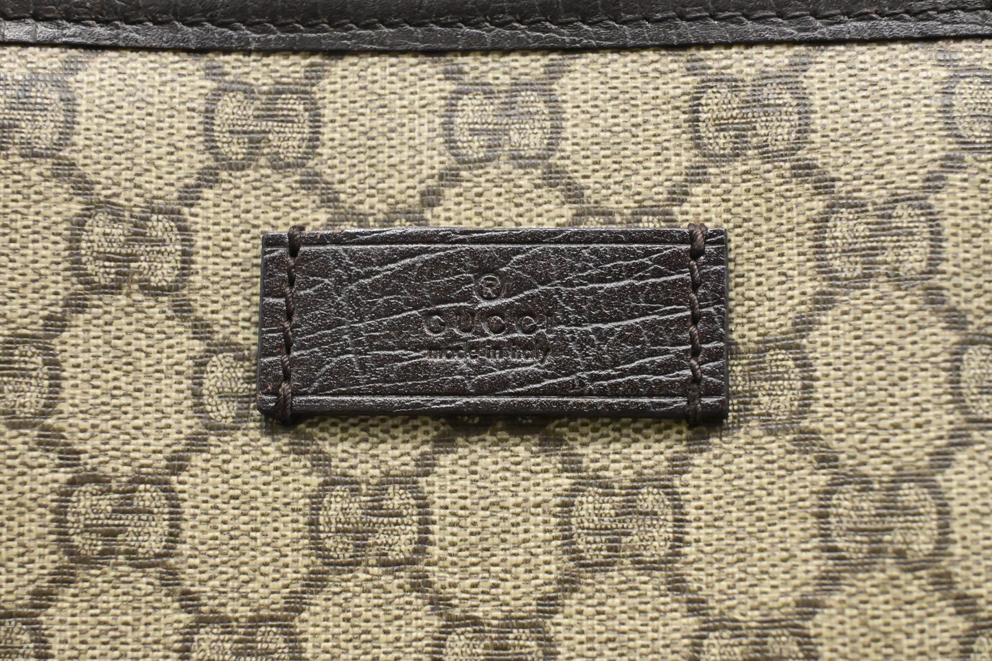 Gucci Shoulder Bag in GG Supreme Canvas