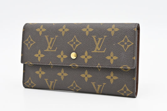 Louis Vuitton International Wallet in Monogram Canvas