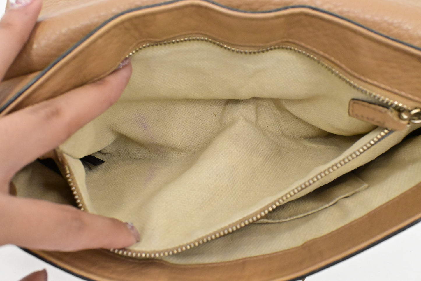 Gucci Crossbody in Light Brown Leather