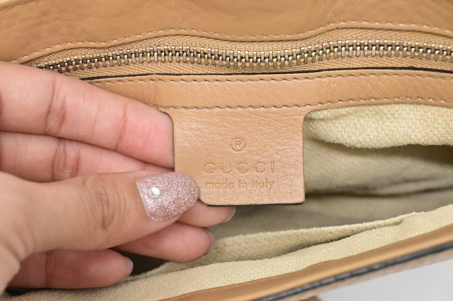 Gucci Crossbody in Light Brown Leather