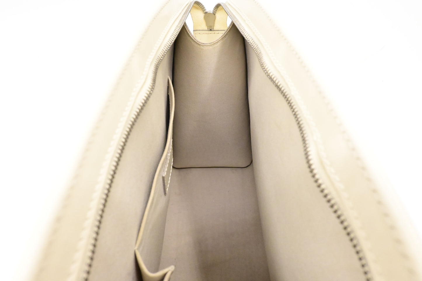 Louis Vuitton Madeleine GM in White Epi Leather