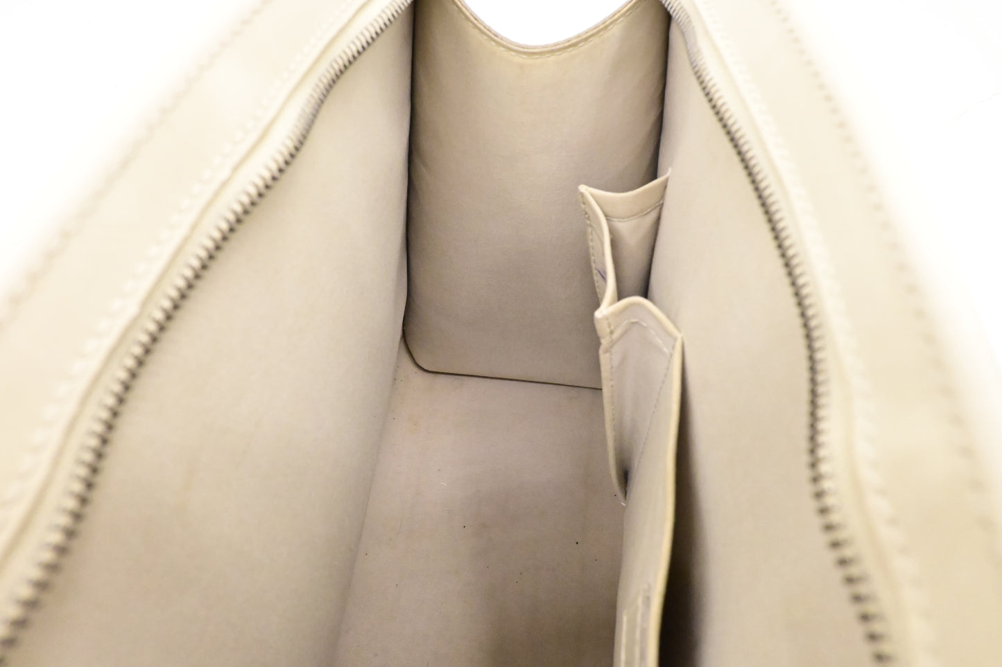 Louis Vuitton Madeleine GM in White Epi Leather