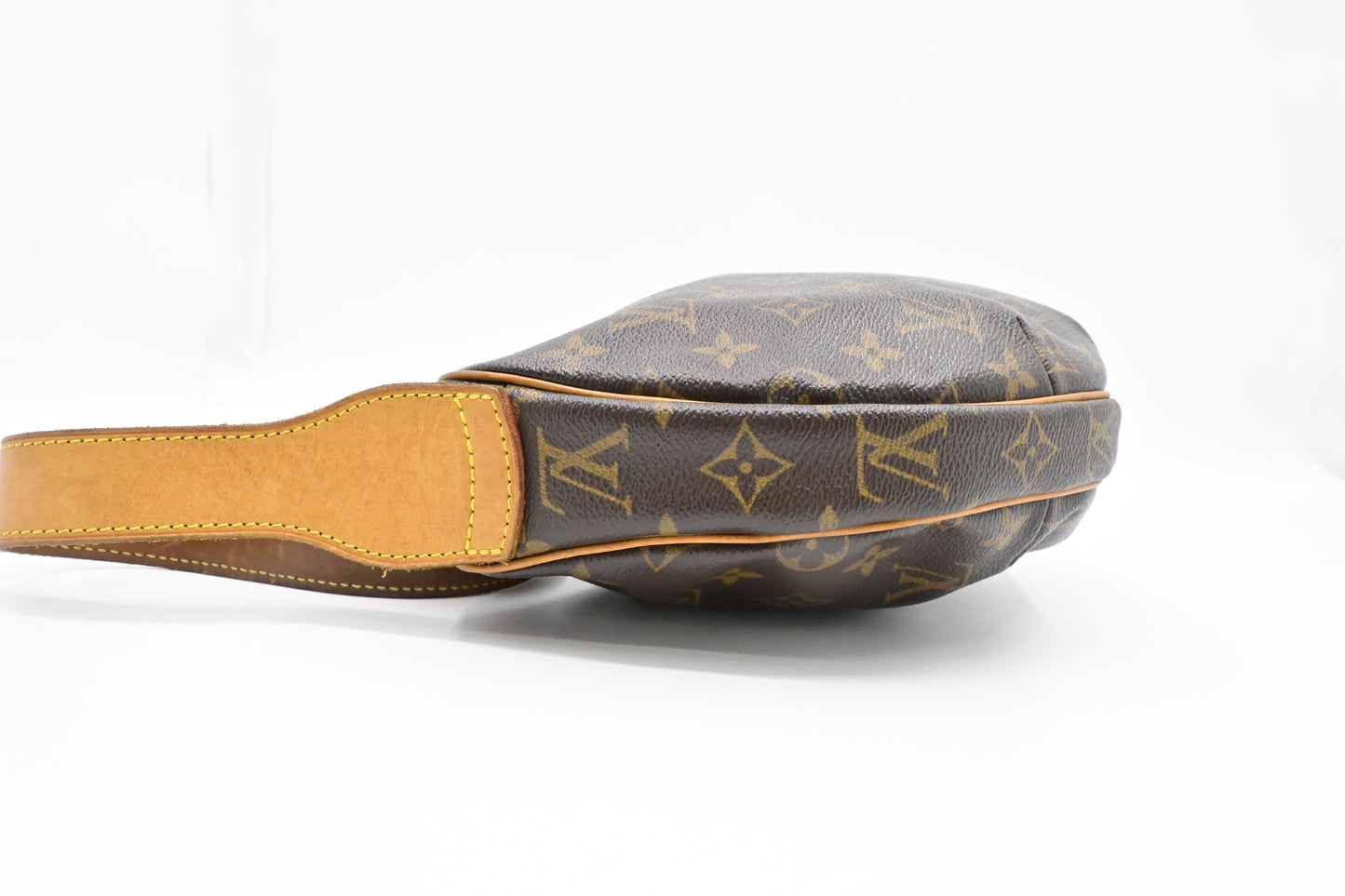 Louis Vuitton Croissant MM in Monogram Canvas