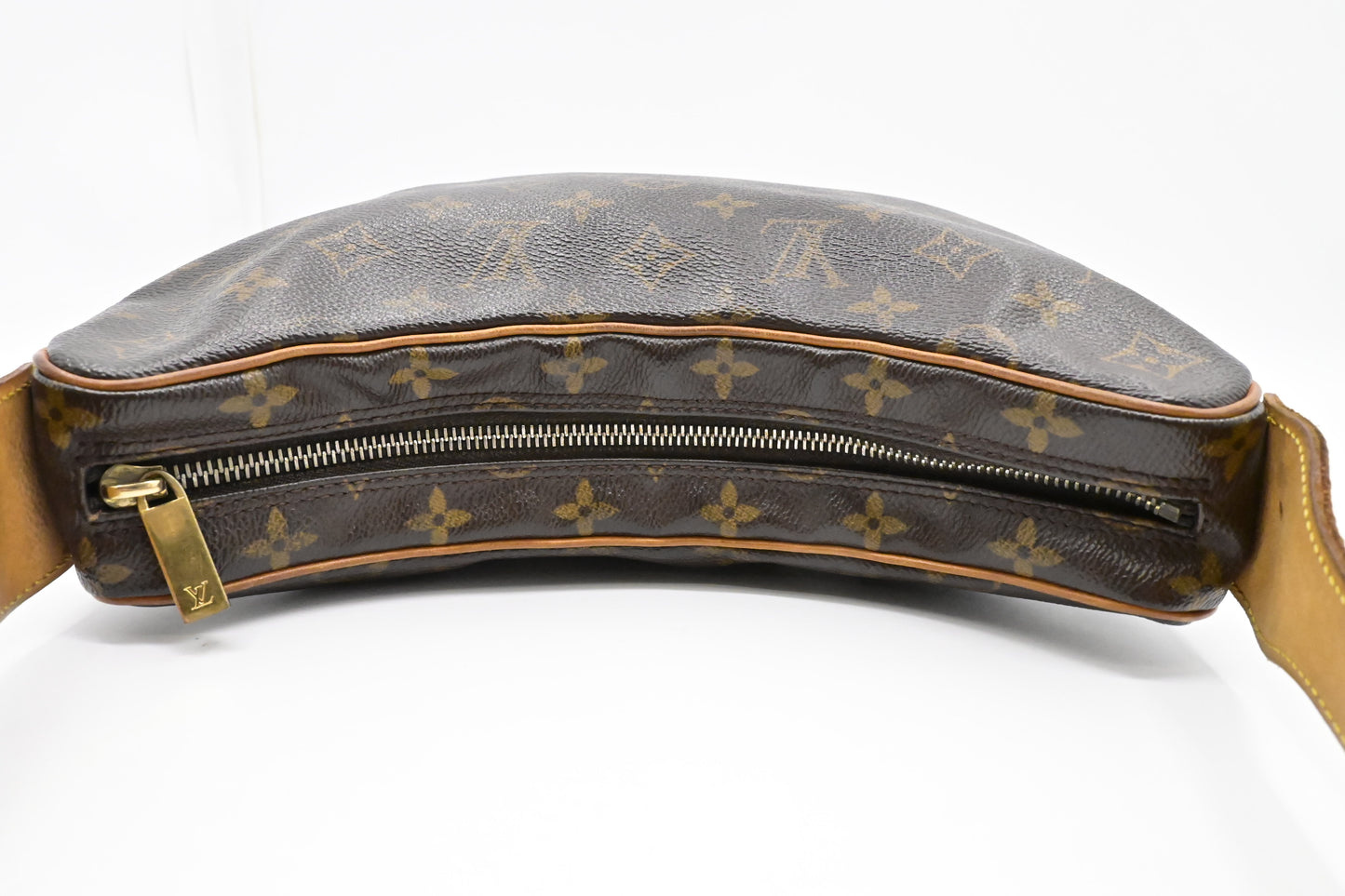 Louis Vuitton Croissant MM in Monogram Canvas