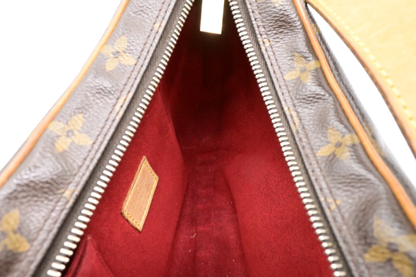 Louis Vuitton Croissant MM in Monogram Canvas