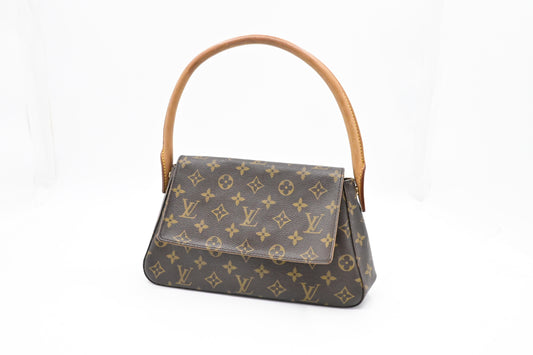 Louis Vuitton Looping PM in Monogram Canvas