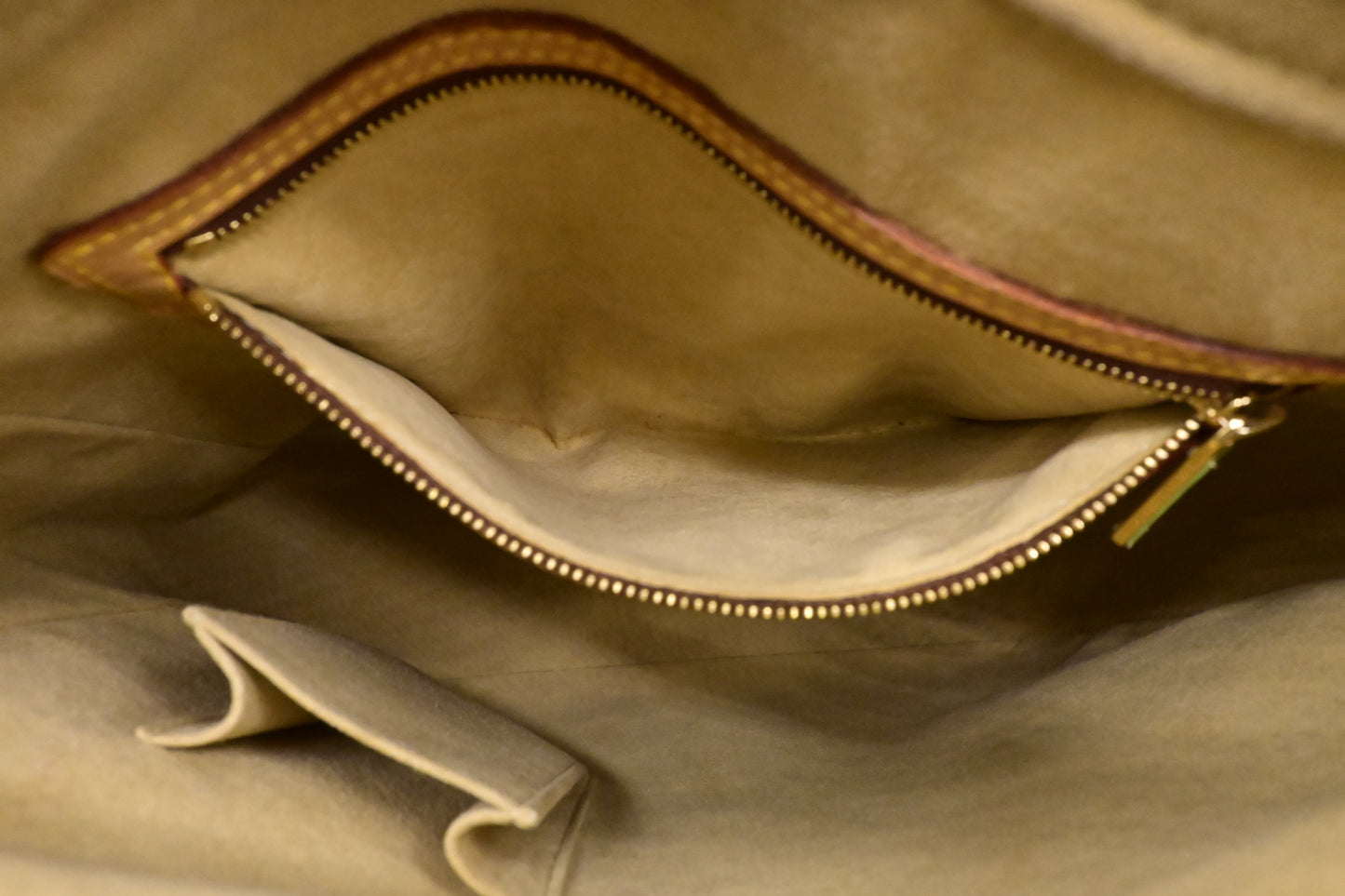 Louis Vuitton Looping GM in Monogram Canvas