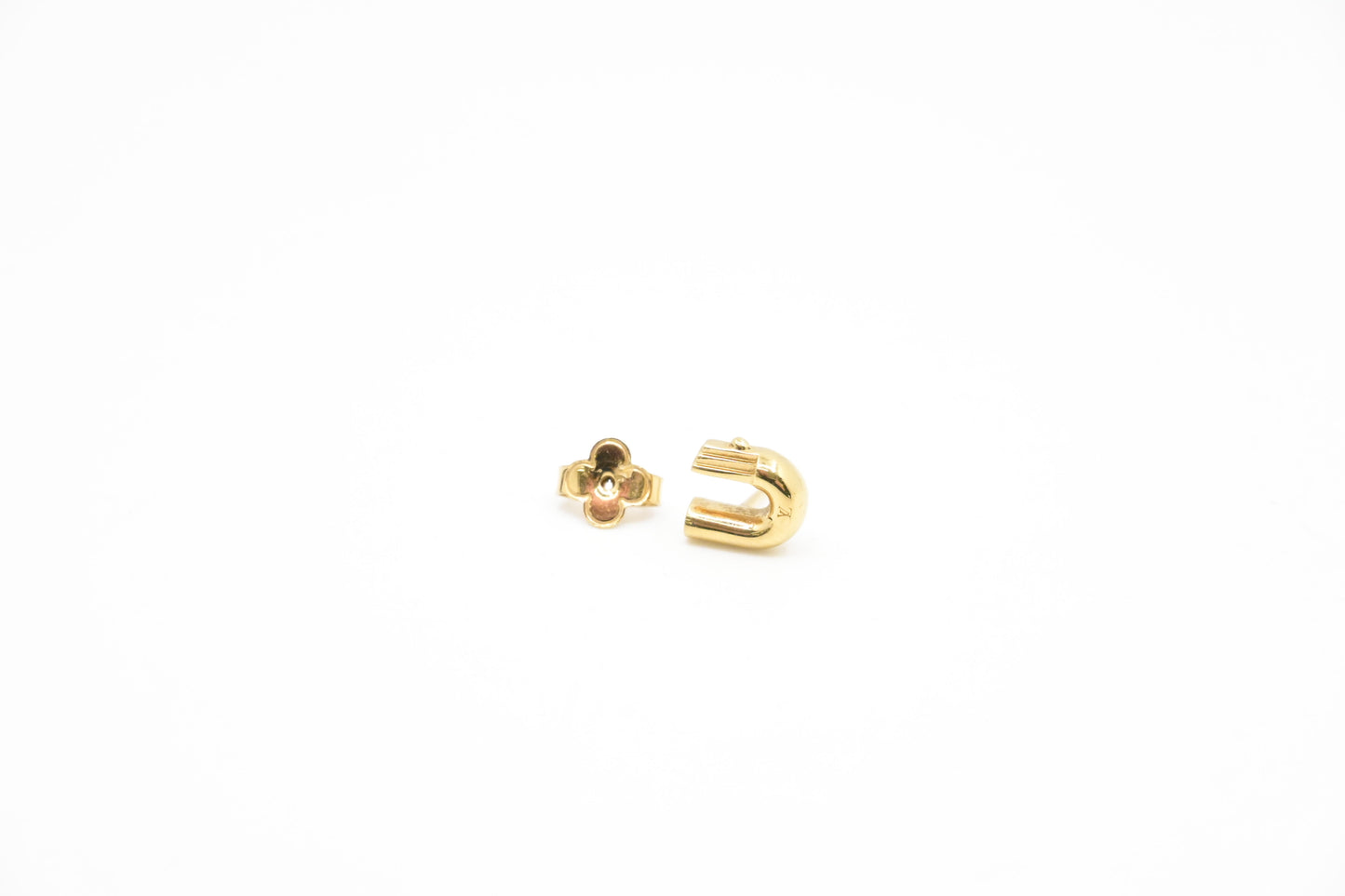 Louis Vuitton Essential U Earring