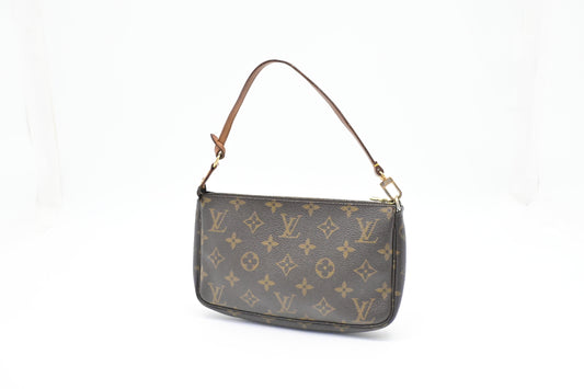 Louis Vuitton Pochette Accessoires in Monogram Canvas